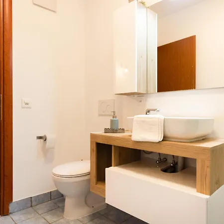 La Piccola - Free Parking