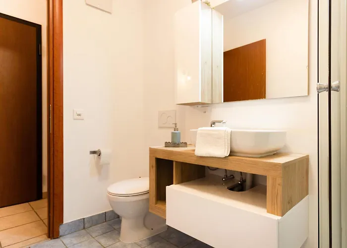 La Piccola - Free Parking